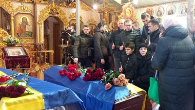 У Сумах попрощалися з військовими Андрієм Похильком та Сергієм Шевченком У Сумах попрощалися з військовими Андрієм Похильком та Сергієм Шевченком