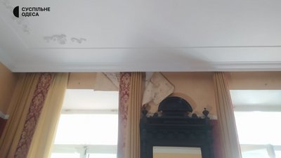 В Одесі в пам’ятці архітектури тече дах. Все через реставрацію, що зупинилася