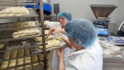 На пекарню в селі Дмитрівка на Кіровоградщині витратили 75 тисяч доларів американського гранту На пекарню в селі Дмитрівка на Кіровоградщині витратили 75 тисяч доларів американського гранту