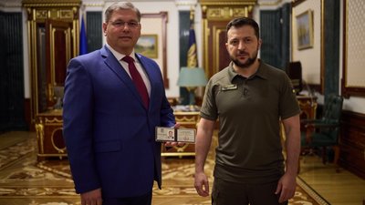 Що задекларували начальник Чернівецької ОВА та його заступники