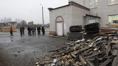 Замінили майже пів сотні вікон і лагодять дах: у Старому Білоусі ремонтують ліцей