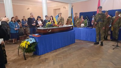 У Житомирі попрощалися з начальником Центру морально-психологічного забезпечення Збройних сил України Ігорем Павліченком У Житомирі попрощалися з начальником Центру морально-психологічного забезпечення Збройних сил України Ігорем Павліченком