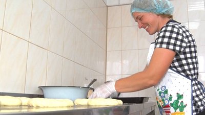 У дитсадку на Тернопільщині готують страви для військовослужбовців У дитсадку на Тернопільщині готують страви для військовослужбовців