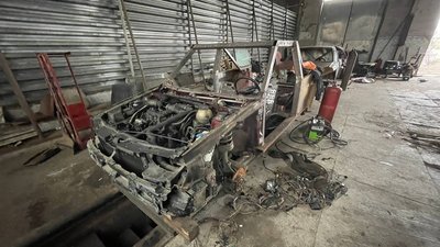 Військові всюдиходи. На Миколаївщині в автомайстерні виготовляють багі для медиків та саперів