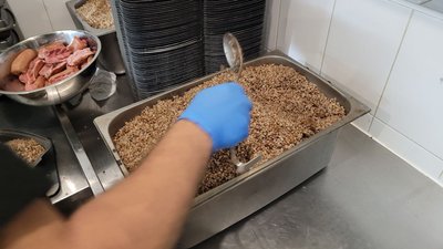У Миколаєві роздають безкоштовні обіди