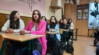 У тернопільській школі провели тренувальну евакуацію У тернопільській школі провели тренувальну евакуацію