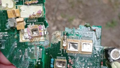 В Іршанській громаді Житомирщини виявили частини ракети, що потрапили туди внаслідок минулих обстрілів військами Росії В Іршанській громаді Житомирщини виявили частини ракети, що потрапили туди внаслідок минулих обстрілів військами Росії