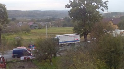 У селі Бринь - бездоріжжя. Прикарпатці перекрили дорогу національного значення У селі Бринь - бездоріжжя. Прикарпатці перекрили дорогу національного значення