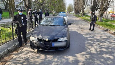 У Херсоні патрульні знайшли автомобіль, який перебував у розшуку в Києві