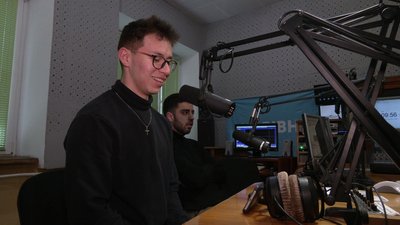 "Так ніхто не кохав": студенти-іноземці з рівненського вишу зачитали вірш п'ятьма мовами