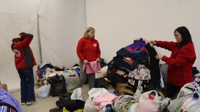 "Ледь виїхали" – як евакуюються мешканці Великої Писарівки до Охтирки "Ледь виїхали" – як евакуюються мешканці Великої Писарівки до Охтирки