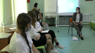 У херсонській гімназії №6 відбувся тренінг у рамках проєкту "Школа миру" У херсонській гімназії №6 відбувся тренінг у рамках проєкту "Школа миру"