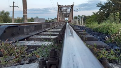 Поблизу Франківська хлопця вдарило струмом на залізничному мості. Одна з версій поліції — селфі