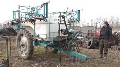 Закуповують добрива та лагодять техніку