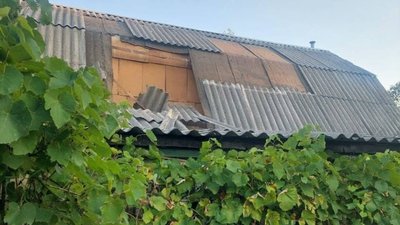 Пошкоджений будинок на Київщині внаслідок російської атаки 20 серпня 2024 року