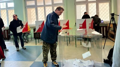 У Польщі стартували президентські вибори У Польщі стартували президентські вибори