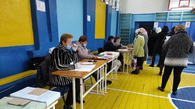 Виборча дільниця №681078 розташована у приміщенні школи в селі Давидківці Виборча дільниця №681078 розташована у приміщенні школи в селі Давидківці