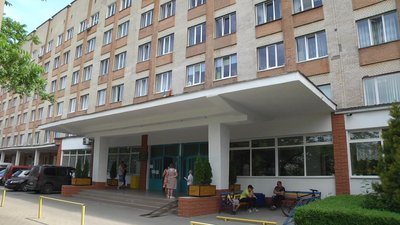 Планова госпіталізація: де у Хмельницькому пацієнтам робитимуть тести на COVID-19