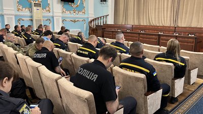 У Миколаєві вручили нагороди рятувальникам та поліцейським