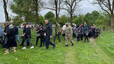 На Тернопільщині попрощалися із військовослужбовцем Василем Паславським На Тернопільщині попрощалися із військовослужбовцем Василем Паславським