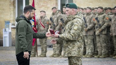 У Мукачеві попрощалися із полеглим прикордонником Дмитром Погребаком У Мукачеві попрощалися із полеглим прикордонником Дмитром Погребаком
