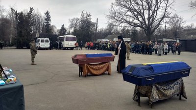 У Кропивницькому попрощалися з бійцями Олегом Босим і Євгеном Коваленком, які загинули в Донецькій області У Кропивницькому попрощалися з бійцями Олегом Босим і Євгеном Коваленком, які загинули в Донецькій області