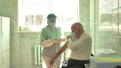 На Донеччині та Луганщині за добу від COVID-19 вакцинували понад 8 тисяч людей