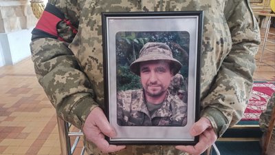 У Луцьку попрощалися з 43-річним військовослужбовцем Ігорем Рябушкіним У Луцьку попрощалися з 43-річним військовослужбовцем Ігорем Рябушкіним
