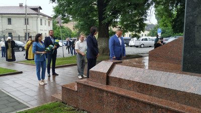 Волиняни вшанували розстріляних в’язнів Луцької тюрми Волиняни вшанували розстріляних в’язнів Луцької тюрми