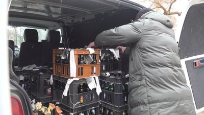 Тернополяни виготовляють коктейлі Молотова