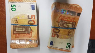 Понад 650 тисяч гривень: незадекларовану валюту вилучили митники на КПП "Тиса"