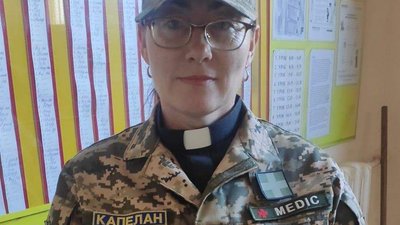 "Якщо мені треба стріляти, я буду": як єдина капеланка Одещини стала бойовою медикинею "Якщо мені треба стріляти, я буду": як єдина капеланка Одещини стала бойовою медикинею