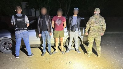 На Закарпатті затримали трьох жителів Чернівецької області, які намагалися незаконно потрапити до Румунії