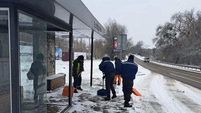 На Київщині для обробки доріг використано майже 4 тис тонн піщано-соляної суміші На Київщині для обробки доріг використано майже 4 тис тонн піщано-соляної суміші