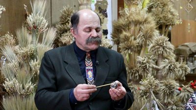 "Писали писанки ще тоді, коли не винайшли міді": народний майстер про писанкарство "Писали писанки ще тоді, коли не винайшли міді": народний майстер про писанкарство