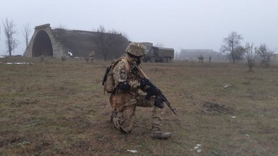 Замінований шлях та засідки: як минули навчання одеських курсантів-десантників Замінований шлях та засідки: як минули навчання одеських курсантів-десантників