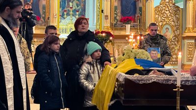 У Мукачеві попрощалися із полеглим на війні підполковником Богданом Фоком
