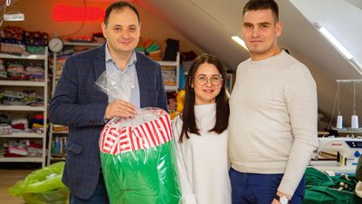 Сім'я Степнових з Миколаєва виготовляє у Франківську товари для дітей Сім'я Степнових з Миколаєва виготовляє у Франківську товари для дітей