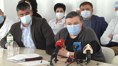 У Житомирі медики обласної лікарні виступили на захист свого керівника У Житомирі медики обласної лікарні виступили на захист свого керівника