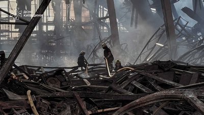 На Київщині третій день поспіль триває гасіння пожеж, які сталися внаслідок атаки РФ