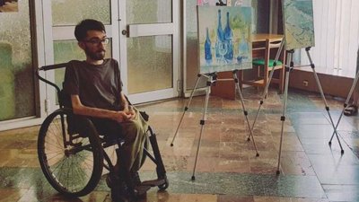 Картини художника Армена Казаряна передали в дар херсонській бібліотеці Картини художника Армена Казаряна передали в дар херсонській бібліотеці