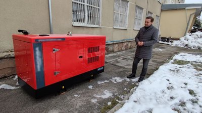 У Тернополі стоматологія отримала генератор від греко-католицької громади Риму У Тернополі стоматологія отримала генератор від греко-католицької громади Риму