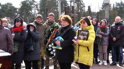 У Житомирі попрощалися з двома десантниками – Артемом Пастовенським і Максимом Богдановичем У Житомирі попрощалися з двома десантниками – Артемом Пастовенським і Максимом Богдановичем
