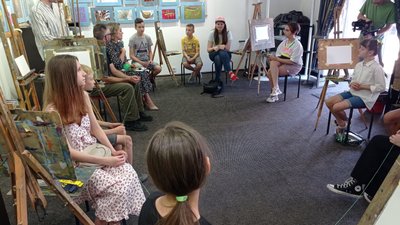 У Полтаві американський фотограф збирає малюнки дітей про війну: навіщо