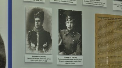 Аверкій Гончаренко (праворуч) Аверкій Гончаренко (праворуч)