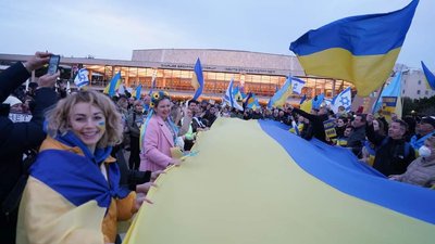 Житель Ізраїлю, родом із Запоріжжя, влаштував безстрокову акцію на підтримку України Житель Ізраїлю, родом із Запоріжжя, влаштував безстрокову акцію на підтримку України