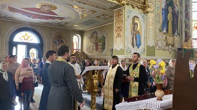 Четверо священників Тернопільщини проїхали на велосипедах 30 кілометрів, щоб відслужити молебень