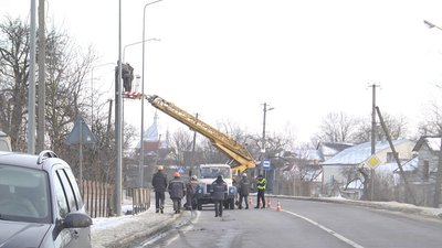 Ракета впала на подвір’я. Наслідки ракетного удару по Львівщині Ракета впала на подвір’я. Наслідки ракетного удару по Львівщині