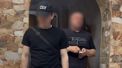 Обшук, архітектура, підозра Обшук, архітектура, підозра