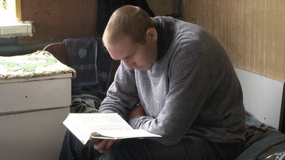 Мешканці центру для бездомних у Херсоні знову зимуватимуть без тепла Мешканці центру для бездомних у Херсоні знову зимуватимуть без тепла